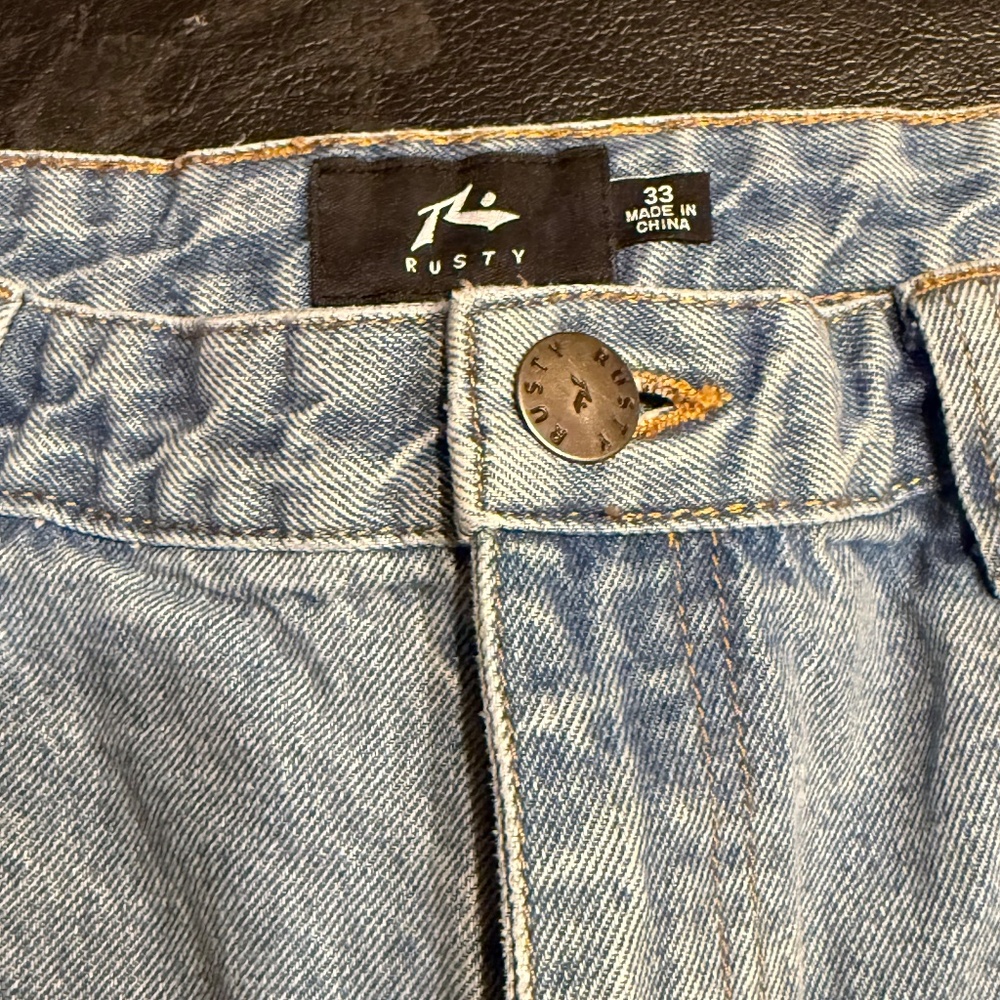 Rusty Rift Loose Jeans - Picture 2 of 6